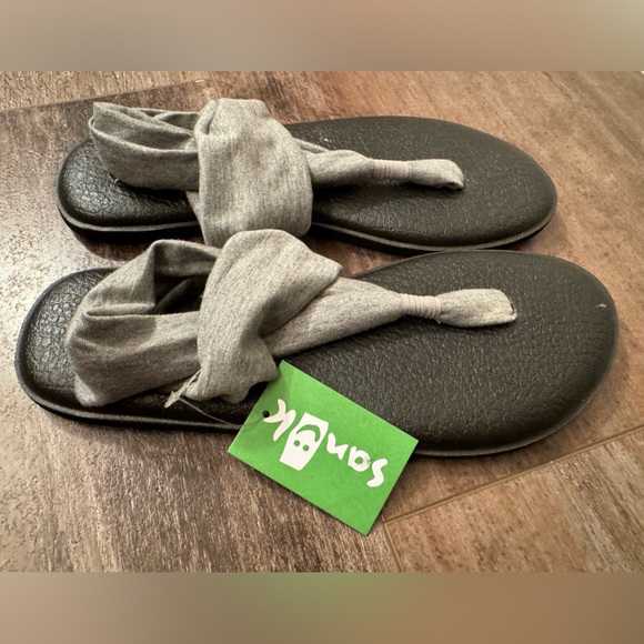 Sanuk Shoes - NWT Women’s Sanuk Sandals Size 10